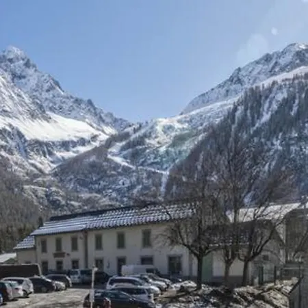 Apartamento A Stunning Duplex Flat Near The Grands Montets Chamonix Mont Blanc